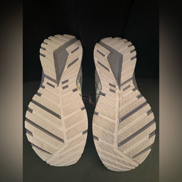 Brooks Revel 5 Women's Athletic Shoes - purple and Orange - Picture 4 of 6